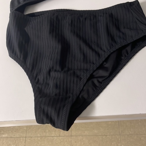 NWT Shade & Shore Sexy Cutout Bathing suit Black size M - Picture 2 of 7